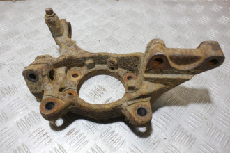 Кулак поворотный передний левый Nissan Teana j32