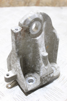 Кронштейн двигателя Nissan Teana j32