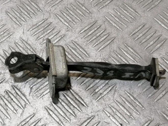 Ограничитель двери задний Nissan Qashqai 2009