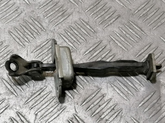 Ограничитель двери задний Nissan Qashqai 2009