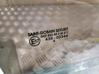 Стекло двери задней правой Nissan Almera N16