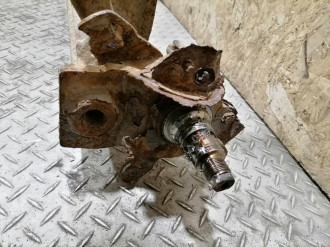 Балка задняя Nissan Almera N16