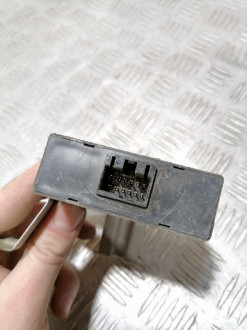 Блок электронный Nissan Avenir 1995