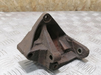 Кронштейн гидроусилителя Nissan Avenir 1995