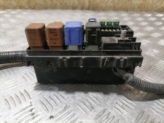 Блок предохранителей моторный Nissan Primera 1996 2002