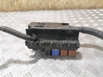 Блок предохранителей моторный Nissan Primera 1996 2002