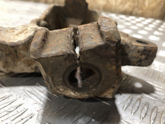 Кулак поворотный передний левый Nissan Teana j32