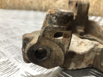 Кулак поворотный передний левый Nissan Teana j32