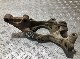 Кулак поворотный передний левый Nissan Teana j32