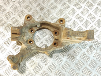 Кулак поворотный передний правый Nissan Teana j32