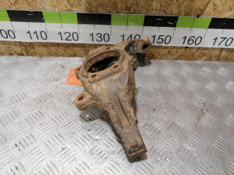 Кулак поворотный передний правый Nissan Teana j32