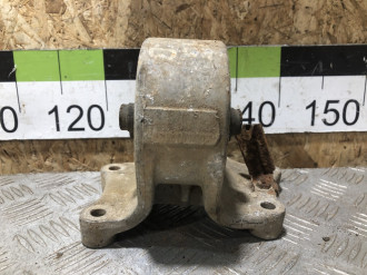 Опора двигателя левая Nissan Maxima a32