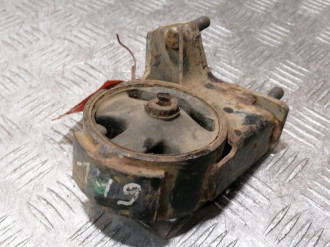 Опора двигателя Nissan Avenir 1995