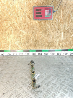 Рейка топливная рампа Nissan Maxima a32