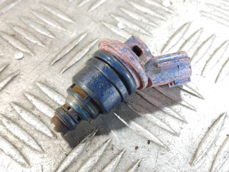 Форсунка двигателя Nissan Maxima a32