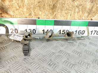 Рейка топливная рампа Nissan Maxima a32