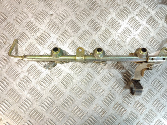 Рейка топливная рампа Nissan Maxima a32