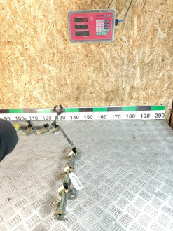 Рейка топливная рампа Nissan Maxima a32