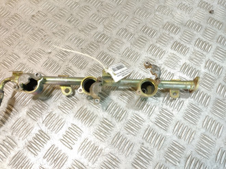 Рейка топливная рампа Nissan Maxima a32