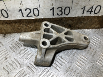 Кронштейн двигателя Nissan Maxima a32