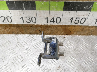 Петля двери задней левой верхняя Nissan Tiida c11