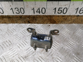 Петля двери задней левой верхняя Nissan Tiida c11