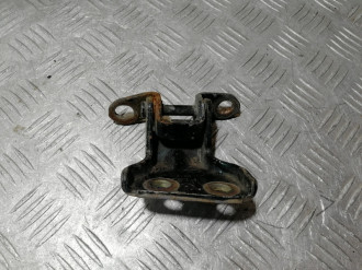 Петля двери задней правой нижняя Nissan Maxima a32