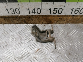 Петля двери задней правой нижняя Nissan Murano z50