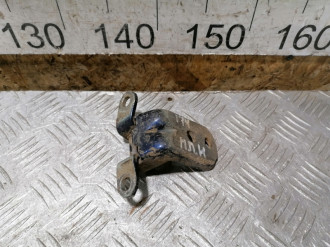 Петля двери передней правой нижняя Nissan Tiida c11