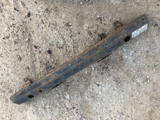 Усилитель бампера переднего Nissan Navara d40