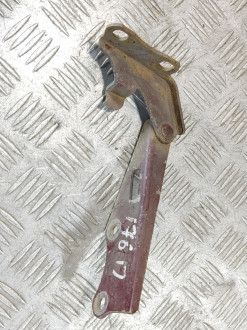 Петля капота правая Nissan Maxima a32