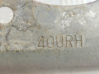 Петля капота правая Nissan Maxima a32