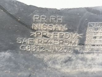 Брызговик правый задний Nissan Teana j32