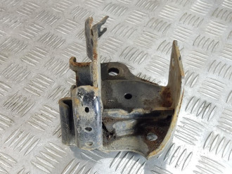 Кронштейн задней балки Nissan Tiida c11