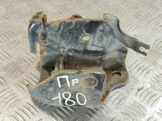 Кронштейн задней балки Nissan Tiida c11