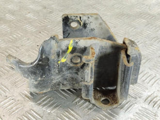 Кронштейн задней балки Nissan Tiida c11