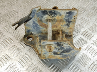 Кронштейн задней балки Nissan Tiida c11