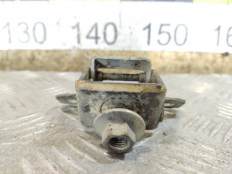 Петля багажника левая Nissan Tiida c11