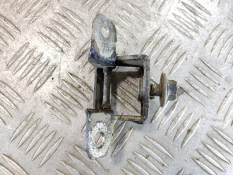 Петля багажника левая Nissan Tiida c11