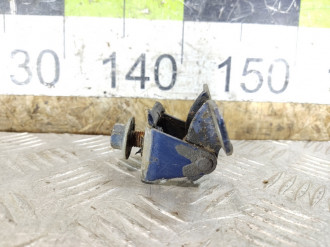 Петля багажника правая Nissan Tiida c11