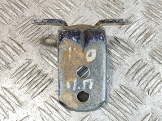 Петля двери передней правой нижняя Nissan Tiida c11