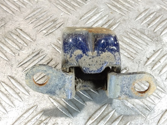 Петля двери передней правой нижняя Nissan Tiida c11