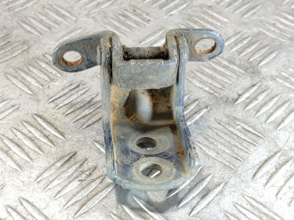 Петля двери передней правой нижняя Nissan Tiida c11