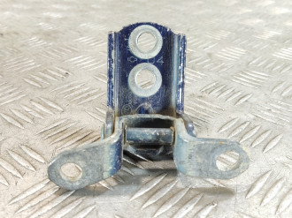 Петля двери задней левой нижняя Nissan Tiida c11