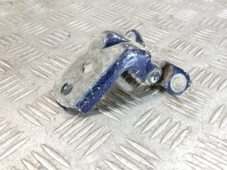 Петля двери задней левой нижняя Nissan Tiida c11