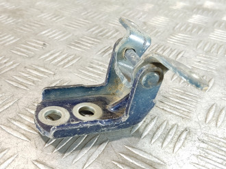 Петля двери задней левой нижняя Nissan Tiida c11