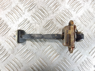 Ограничитель двери задний Nissan Maxima a32