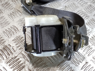 Ремень безопасности центральный задний Nissan Maxima a32