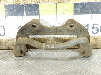 Скоба передняя Nissan Maxima a32