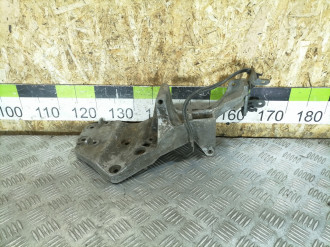 Кронштейн компрессора кондиционера Nissan Navara d40